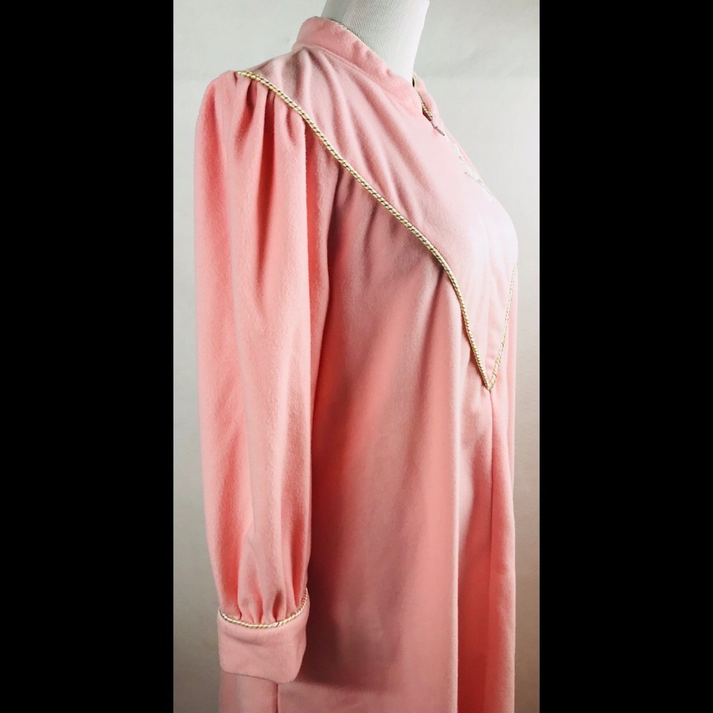 ❗️SOLD❗️Christian Dior Pink Sleeping Nightgown - Picture 3 of 5